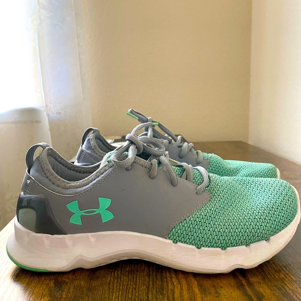 Under Armour running shoes W size 9